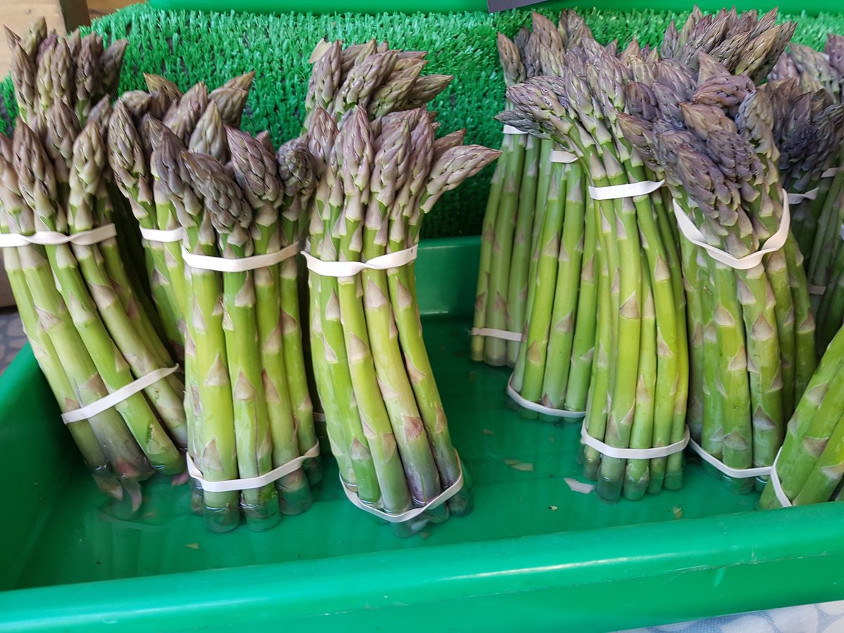 Rupa_Datta00's tweet photo. Beautiful day. Beautiful drive. #lifeontheroad #changingbusiness #wiltshire @simPROJourney @s_tushingham Anyone for asparagus? https://t.co/JdMxkJMbWC