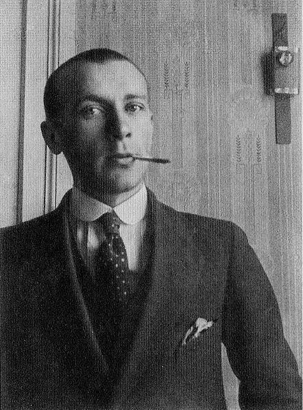 HistoryFoto's tweet photo. «Злых людей нет на свете, есть только люди несчастливые» Михаил Булгаков (1891—1940). Сегодня день его рождения. https://t.co/eJe88lbyeg