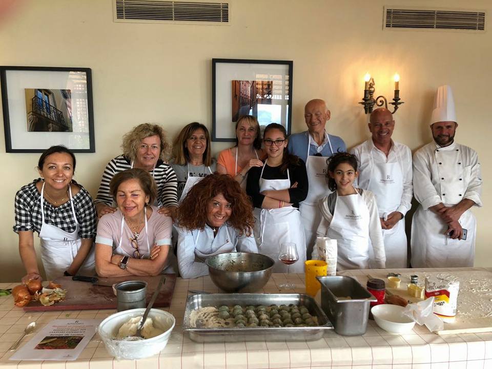 RenTuscany's tweet photo. #cookingclass #educational grazie al nostro #chefAlessandro #amazingweekend #renhotels #rdiscovery https://t.co/XHf9q3hVzp