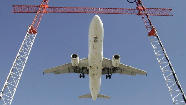 CP24's tweet photo. Police: 2 unruly, intoxicated passengers force plane to make emergency stop at Pearson
https://t.co/G4jP4JKQit https://t.co/JG4dC6qFSW