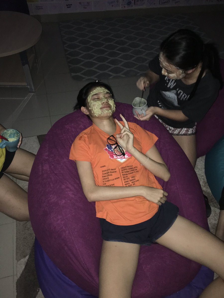dearECiM's tweet photo. Chillax to the max. @Crawfurd_ECiM @dearECiM #wellbeing #beatingexamstress #beyondboarding https://t.co/vXBMBxwrux