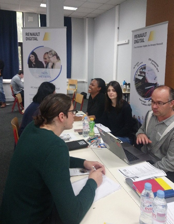PCN_RHnum's tweet photo. Les équipes de @wassabemobile, #Expaceo, #Animis à la rencontre de leur futur(e) stagiaire https://t.co/wth6DZNY0A