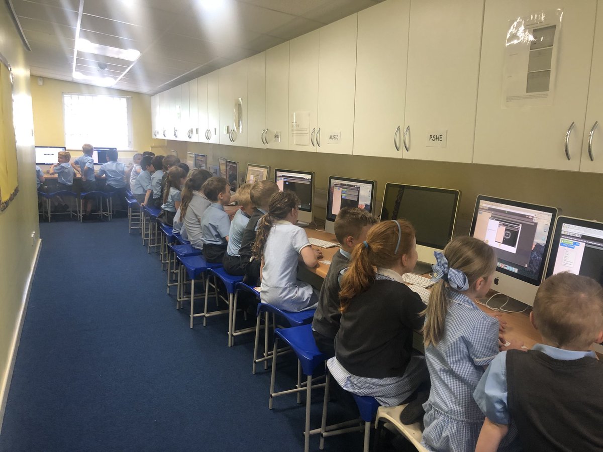 StMarysCE's tweet photo. Year 2 have been learning to code this afternoon. What a great time they’ve had! https://t.co/vzOZEOWdMn