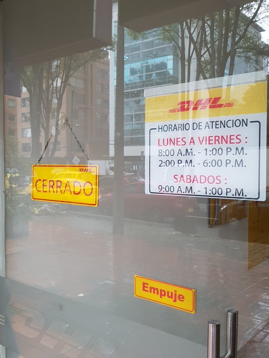 omarosiris's tweet photo. @DHLCO 45 minutos de retraso en abrir una sucursal es una falta de respeto al tiempo de los demás. Necesito recoger mis documentos. https://t.co/XS88FomIc5