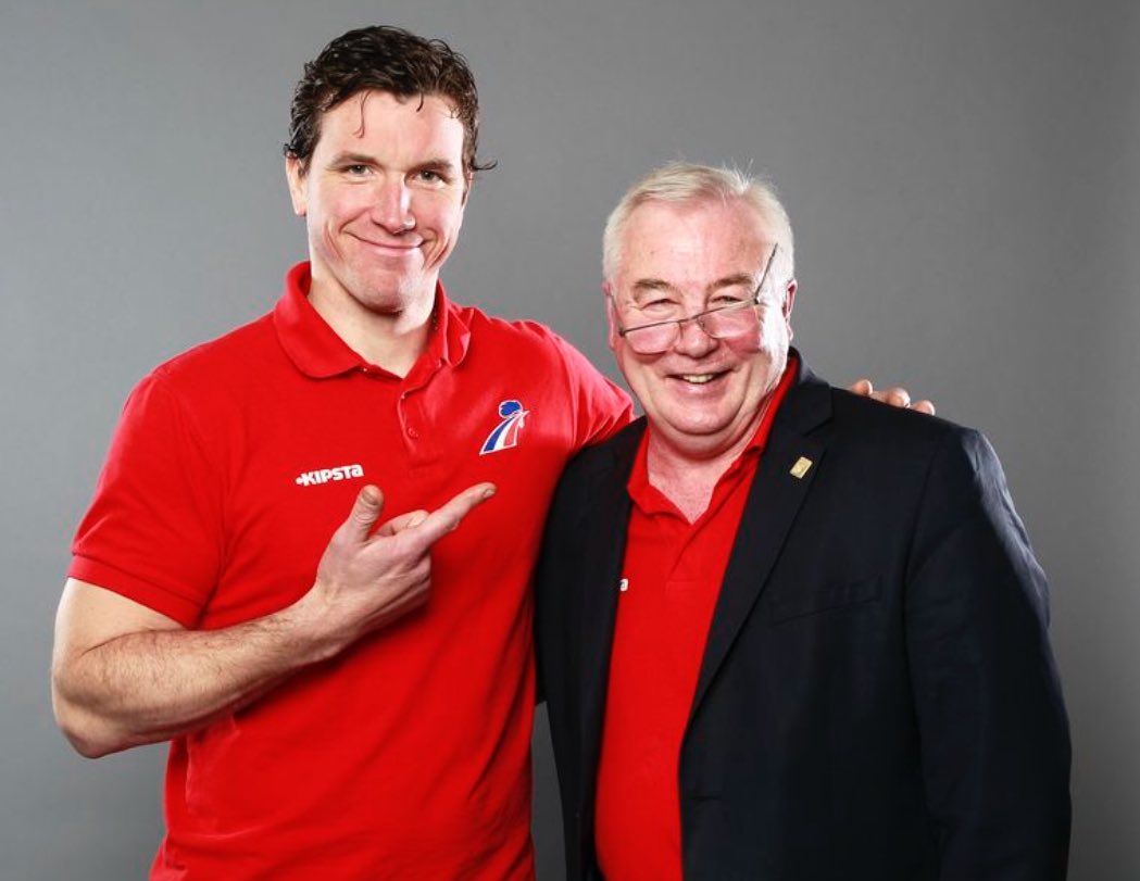 cristohuet's tweet photo. Merci Dave et @PierrePousse pour tout ce que vous avez fait pour l’équipe de france de hockey.
C’est exceptionnel!!!
#mercidave #mercipierre #HockeyFamily #ffhg #chiffonieraussi https://t.co/9UPqHgC71C