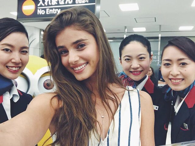 TaylorHill__JP's tweet photo. TaylorのInstagramより

JALのキャビンアテンダントと❤️ https://t.co/zZDV3JEGce