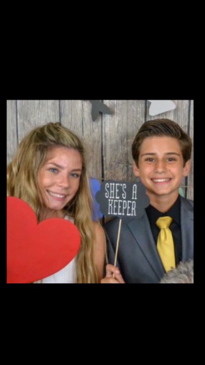 mistrettakar's tweet photo. @RoboAnthony happy birthday to my buddy💚 https://t.co/MCJNkoimOJ