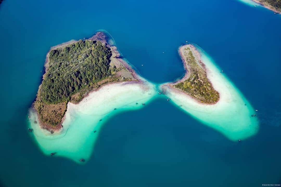 SMBIntl's tweet image. Lakes: 4 natural areas to log out in #savoiemontblanc ➡️savoie-mont-blanc.com/en