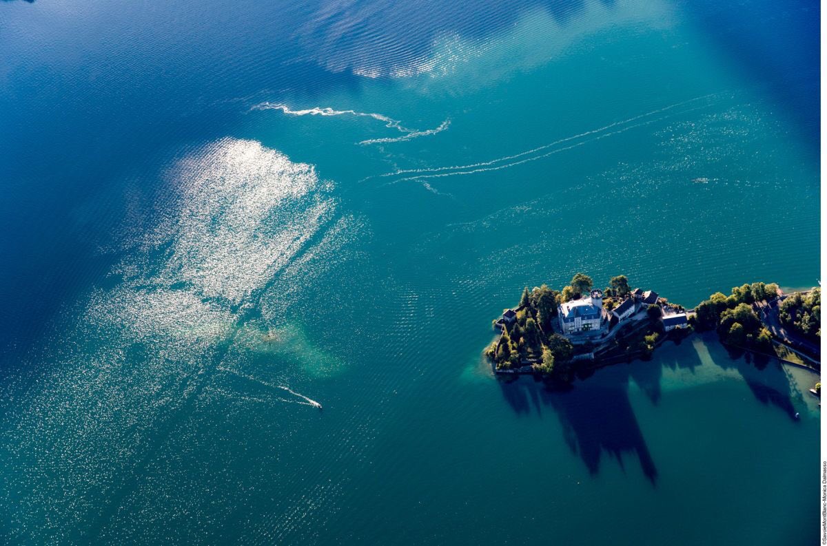 SMBIntl's tweet image. Lakes: 4 natural areas to log out in #savoiemontblanc ➡️savoie-mont-blanc.com/en