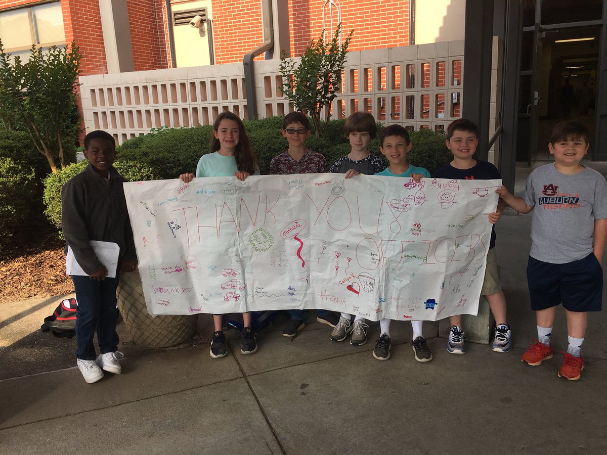 stephens_school's tweet photo. SES BETA Club thanks the Alex City police with banners and a breakfast! Thank you for all you do! https://t.co/9Ux0h2IaRp