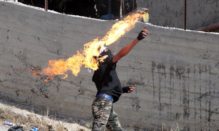 MeerkatYitz's tweet photo. #CNNHeadlines: Palestinian killed by IDF while sending drinks to Israeli soldiers https://t.co/Ccq9fbFWlw