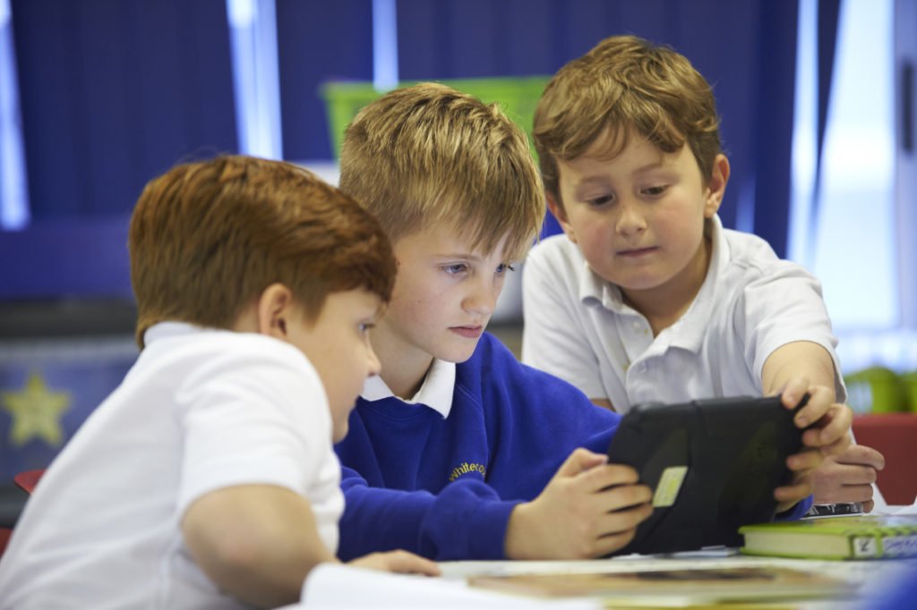 FareShareUK's tweet photo. Regular meals help #kidsdo better at #school. During #SATs week, schools receiving #surplusfoodfrom food redistribution charity @FareShareUK talked about the crucial role of food to best equip their pupils during this stressful time. https://t.co/egHCWUeoD9 https://t.co/jV1NJ8nez9