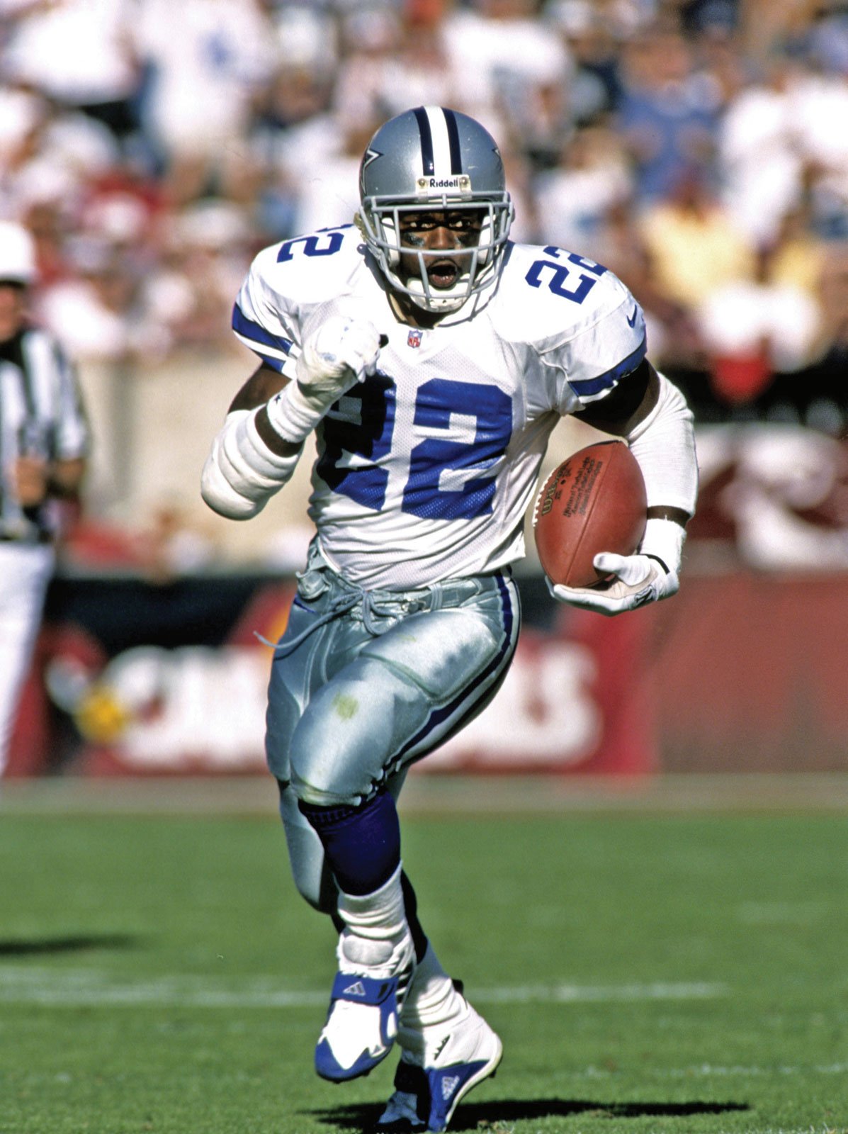 Happy birthday to former Cowboys great running back Emmitt Smith, who turns 49 today! 