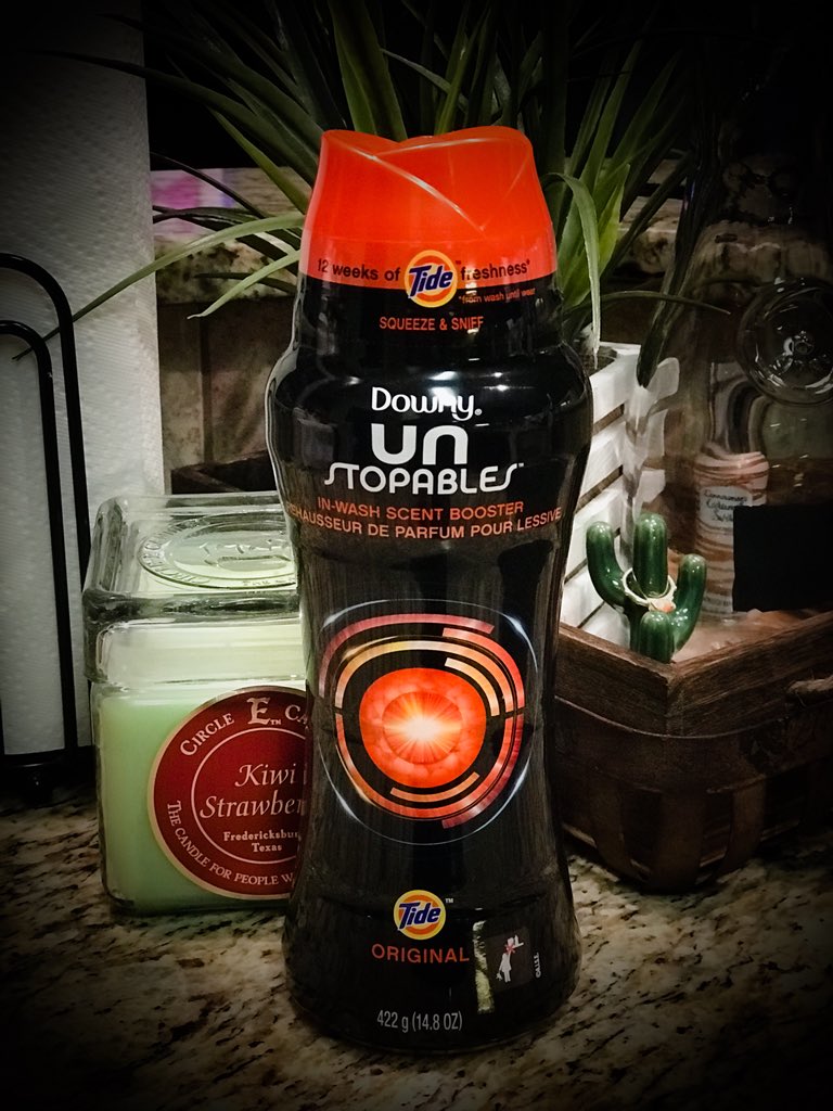 CrysAnn3413's tweet photo. Thereβs only one thing that smells better than babies, puppy breath, or the man you love and thatβs clean, fresh laundry! @Tide @Downy #TheUpsideToLaundry #ShovingYourFaceInFreshWarmTowels #FreshBedSheets https://t.co/NwvQAdoQaP