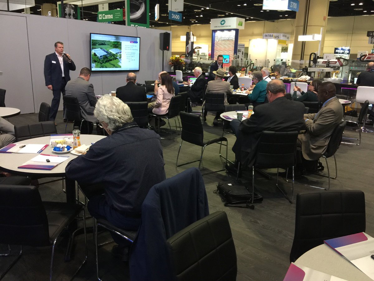 WittmannUSA's tweet image. Industry 4.0 is not hype - it's real - and @WittBatt is leading the way in plastics! Scenes from last week's press conference at #NPE2018 - thanks to the over 30 members of the press who attended to hear David Preusse, Michael Wittmann, and Georg Tinschert!