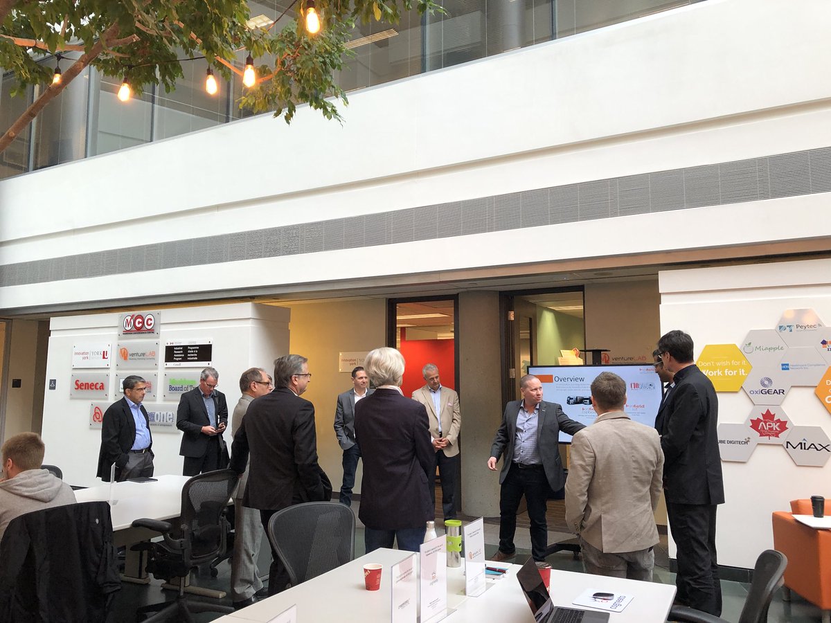 ventureLABca's tweet photo. Meanwhile, a meeting of the minds in the atrium. Some of our clients showcasing their products @inFieldFSM @peerScholar #audiit https://t.co/sIAK0PSqsT