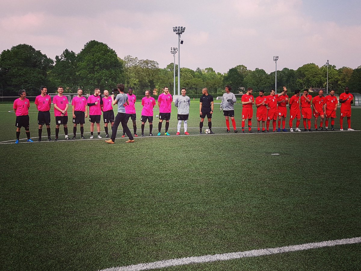 PMatchUnited's tweet photo. Finale du #tournoidelapresse : Le Parisien et L'Equipe. Bravo à eux 👏🏆 https://t.co/BHM2b5sLVw