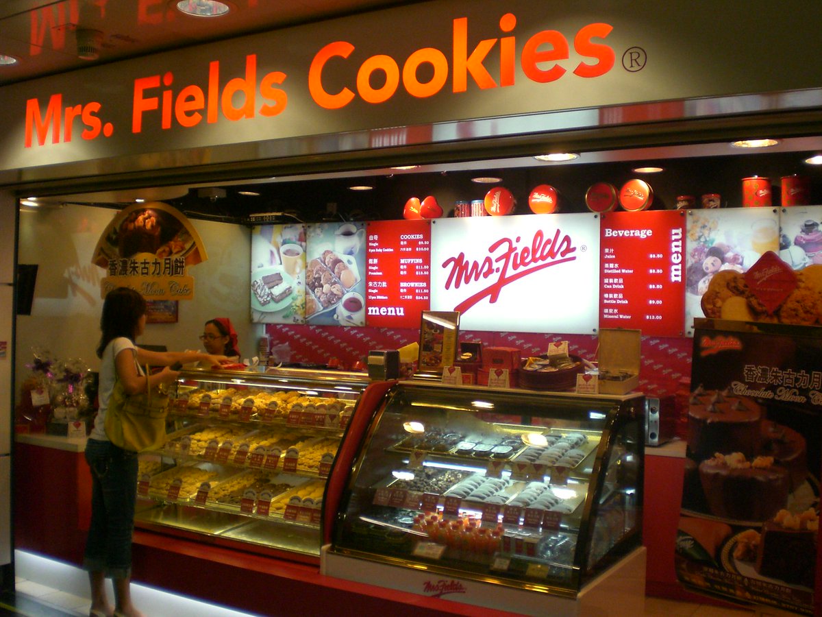 copycei's tweet photo. It's #NationalChocolateChipDay and we're relishing the thought of enjoying our @mrsfields cookie after lunch. #GoodEnoughNeverIs https://t.co/kPLYPD5Izt