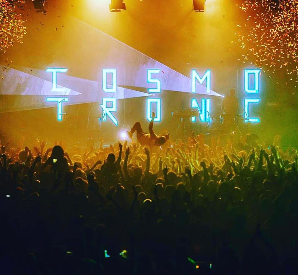 La festa non è ancora finita, anzi è di nuovo tutta da fare! 
Anche COSMO nella sua unica data piemontese a #TODAYS18 con The War On Drugs, My Bloody Valentine, Editors, Mount Kimbie, King Gizzard, Echo &amp; the Bunnymen, Ariel Pink...
biglietto: 👯 bit.ly/TicketTOdays18