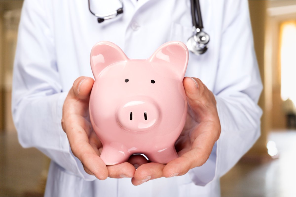 AAPSOPT's tweet photo. Having #healthywallet is simple. Pay on time + low balances = credit boost &amp; #financialwellness. Follow #AAPWellnessWed for more tips! https://t.co/zR8wuPO81F
