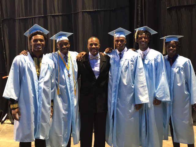 ReggieMorris16's tweet photo. My Dogs...I am so proud of these guys! I love these guys! The battles we went through has made us better men and champions. For this I am gratefu! #GDogs4Life #MakeGodProud @Mason24Taylor @j2lathon @michaelnweke @CrookCartez
@GrandviewCSD4 @GDogsball https://t.co/3msi3Q9yWh