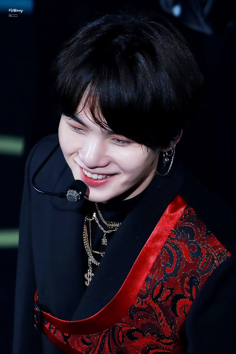 SugaMilk6's tweet photo. You smile...
I smile.. 😊

 #iVoteBTSBBMAs
@BTS_twt https://t.co/P3liDNCjGO