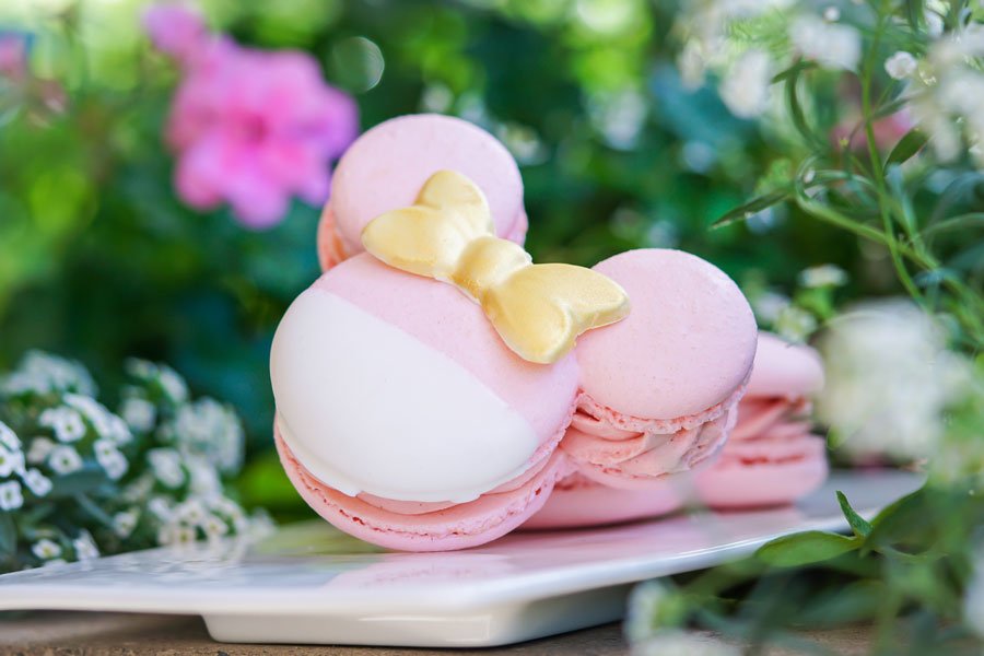 DisneyParks's tweet photo. Here’s all the latest info for all the new sweet treats at both @Disneyland &amp; @WaltDisneyWorld Resorts: https://t.co/tYE7efAyhy https://t.co/zDMtev3IXm