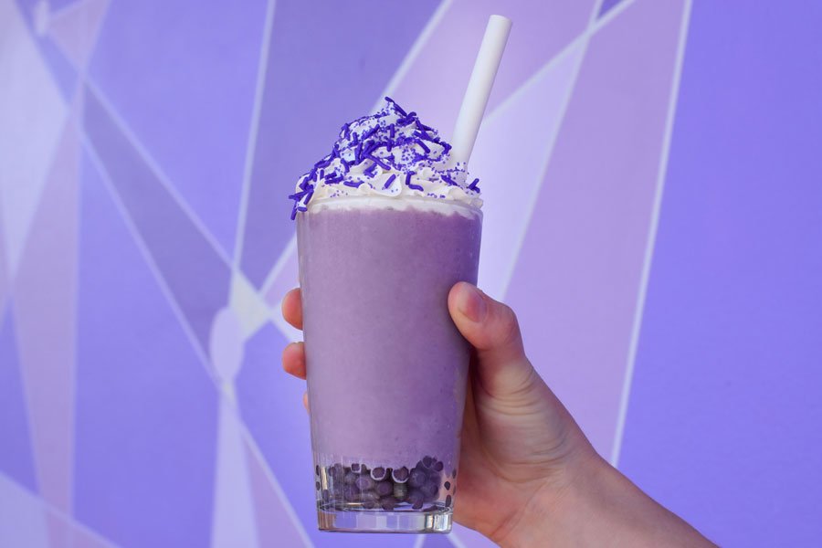 DisneyParks's tweet photo. Here’s all the latest info for all the new sweet treats at both @Disneyland &amp; @WaltDisneyWorld Resorts: https://t.co/tYE7efAyhy https://t.co/zDMtev3IXm