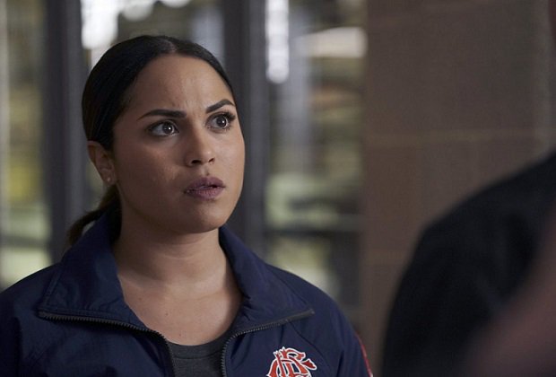 TVLine's tweet image. #ChicagoFire: Monica Raymund Officially Exits Ahead of Season 7 tvline.com/2018/05/15/mon…