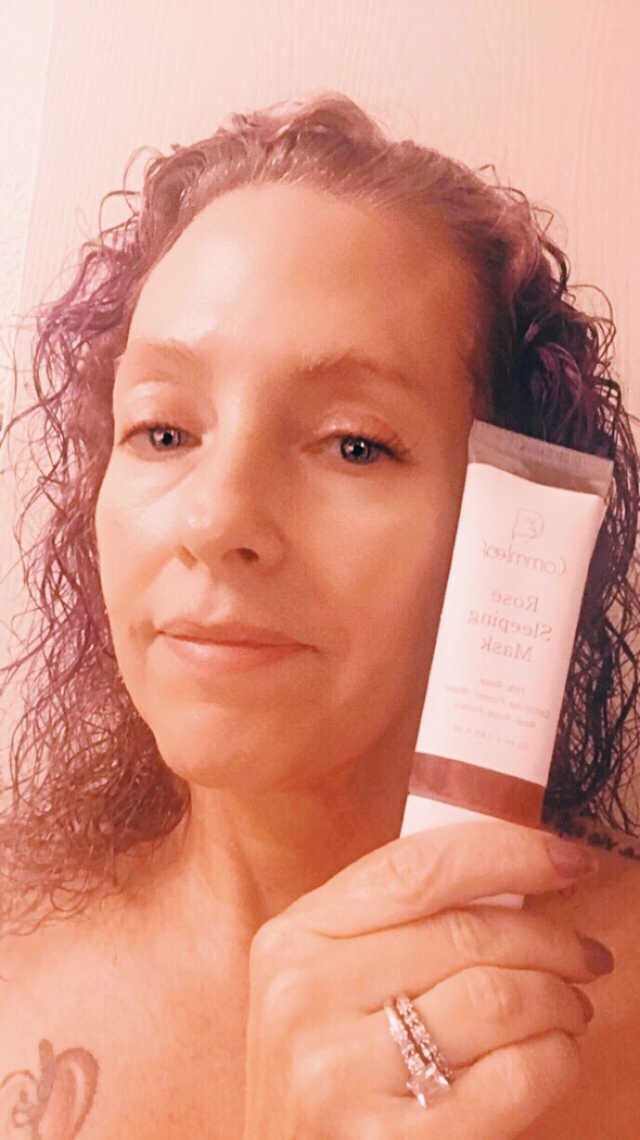 Briluv49's tweet photo. An honest 0.8L Editor rates Commleaf Rose Sleeping Mask...  #commleaf #kbeauty #rosesleepingmask #restinnature  https://t.co/bB9lEkIVRz https://t.co/AxnvtSacyT