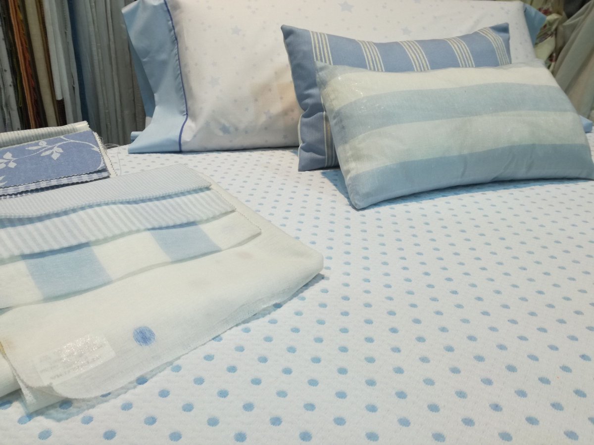 OlbeTextil's tweet photo. Prestanos o azul
Nos gusta el azul
#olbe #cousasbonitas #decoracióntextil #textilhogar #alfombras #boutis #colchas #fundanórdicas #rellenosnórdicos #toallas #sábanas #coxíns #cortinas #técnicas #confeccionamedida
#papelpintado #hosteleria #santaclara #ponte #pontevedra https://t.co/qDIaynXjKu
