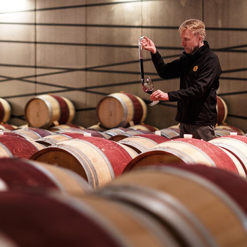 Nella #Cantina di #TenutaLuce è il #vino a scandire il tempo, a dettare le regole, a chiederci pazienza e dedizione. #LuceDellaVite #LuceLovers
