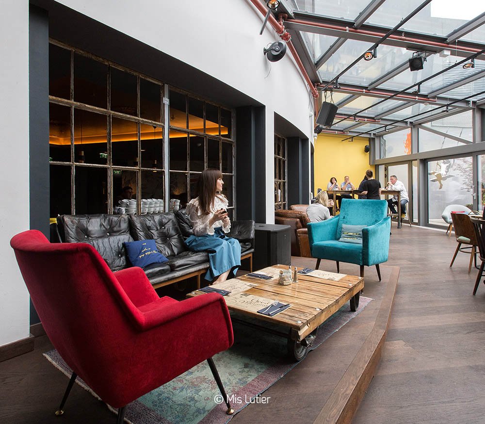 MisLutier's tweet image. Moderno, desenfadado y con ese aire retro tan de tendencia. El estilo urbanita del #rubymarie hotel en #Vienna nos encantó ! 🔝😍👉🏻 bit.ly/2L1fyjL @RubyHotels #mislutiertravels #mislutierviena #stephanelutierfotografía