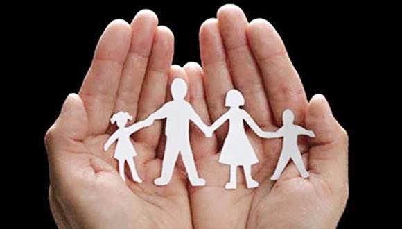 La familia es base de la sociedad y el lugar donde las personas aprenden por vez primera los valores que les guían durante toda su vida...
Feliz día a todas las familias #Bolivianas