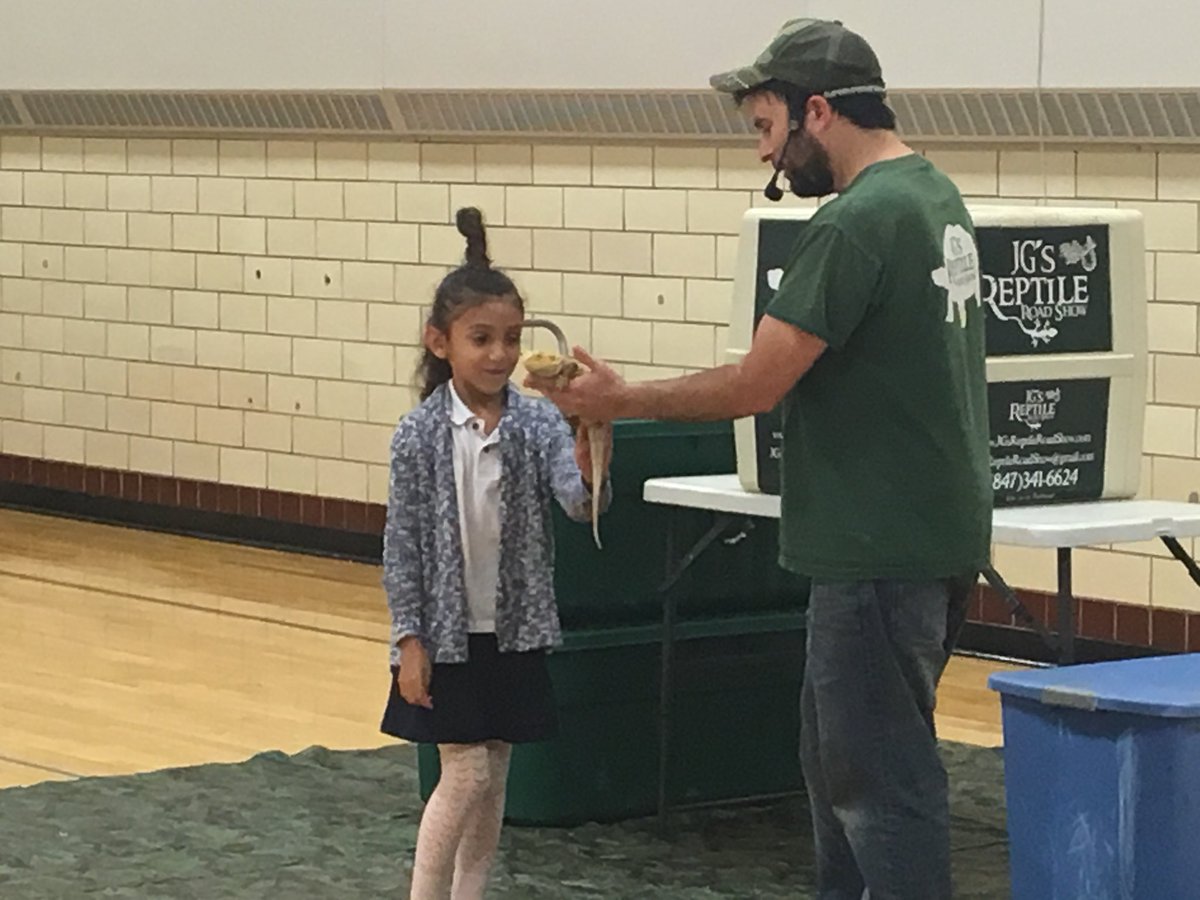 stepholson44's tweet photo. Reptile show AND crazy hair day! #d83spartans https://t.co/MCAWb3LEiK