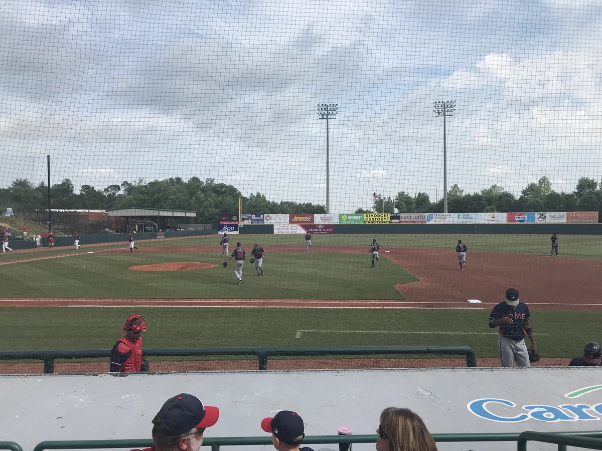 NorthCoveElem's tweet photo. Go #HickoryCrawdads! @McDowell590 @NorthCoveElem #NCELovesToRead #ARRewardDay https://t.co/F4Ot1HcPvk