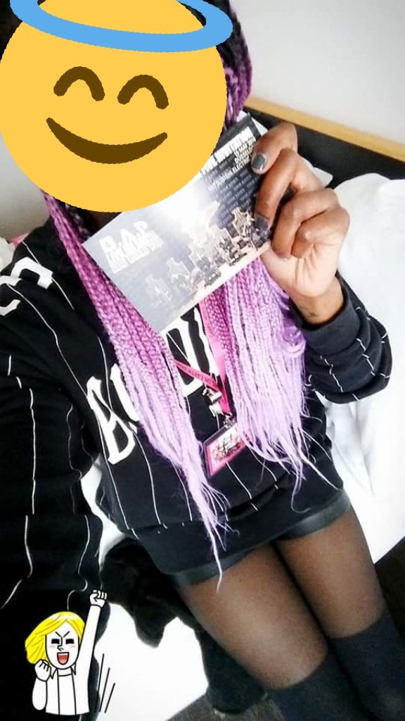 Coordi_Noona's tweet photo. Hey! Aujourd'hui ça fait 2 ans du concert des bébés à düsseldorf! Et la 1ère fois que je rencontrais irl un paquet de monde dont certain pour qui je me suis super attachée maintenant 😍 Un de mes meilleur concerts de BAP 💕💕💕 #TeamDüsseldorf ~ 😉✌#LOE2016 #2yearsBAPDusseldorf https://t.co/H7blUYbeUH