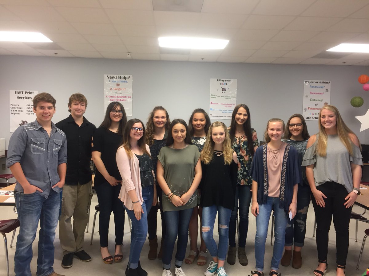 RHS_EAST's tweet photo. Community Advisory Board morning meeting was a success! Thank you to all of our community members that attended! We even got the mayor to try our new Oculus out! #rebels #rebelsraisethebar #community #east https://t.co/KRqfd2eNC3