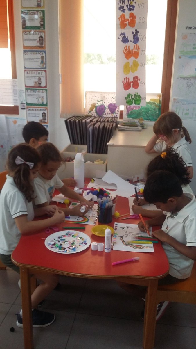 rachaaismail's tweet image. Do not disturb #creationstation #KGfun #KG2RI @gcsearlyyears