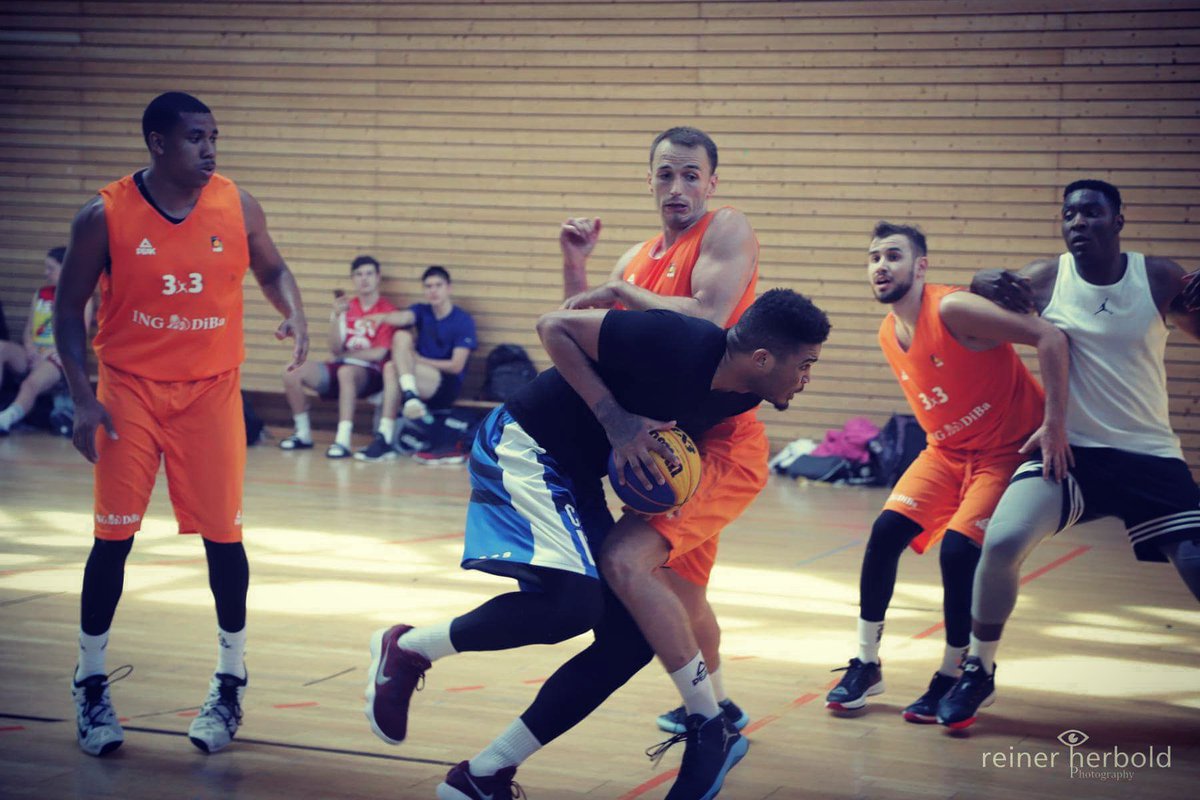 ☀️🌡️🏀 Was ein Basketball-Fest! Am vergangenen Samstag sorgten 28 Teams für einen gelungenen Tourstop der BBW-3x3-Tour. Die Nachlese zu einem Tag, an dem die "Black Lions" das Maß der Dinge waren: bit.ly/3x3-TourHeidel…