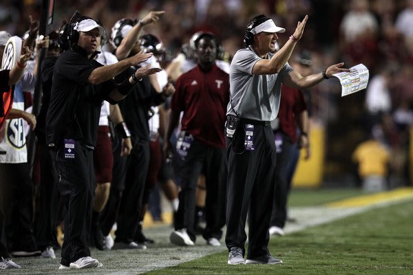 CoachGGrady's tweet photo. First College Football Program in the door at Brunswick High @CoachBamHardmon @TroyTrojansFB !!! Thank you for stopping by to check out our Pirate Football players!!! #piratefootball #PirateNation #Troy #Trojans #912 #HAILtheSAIL #SailsUp #AnchorsAweigh https://t.co/7iR6oNjtpD