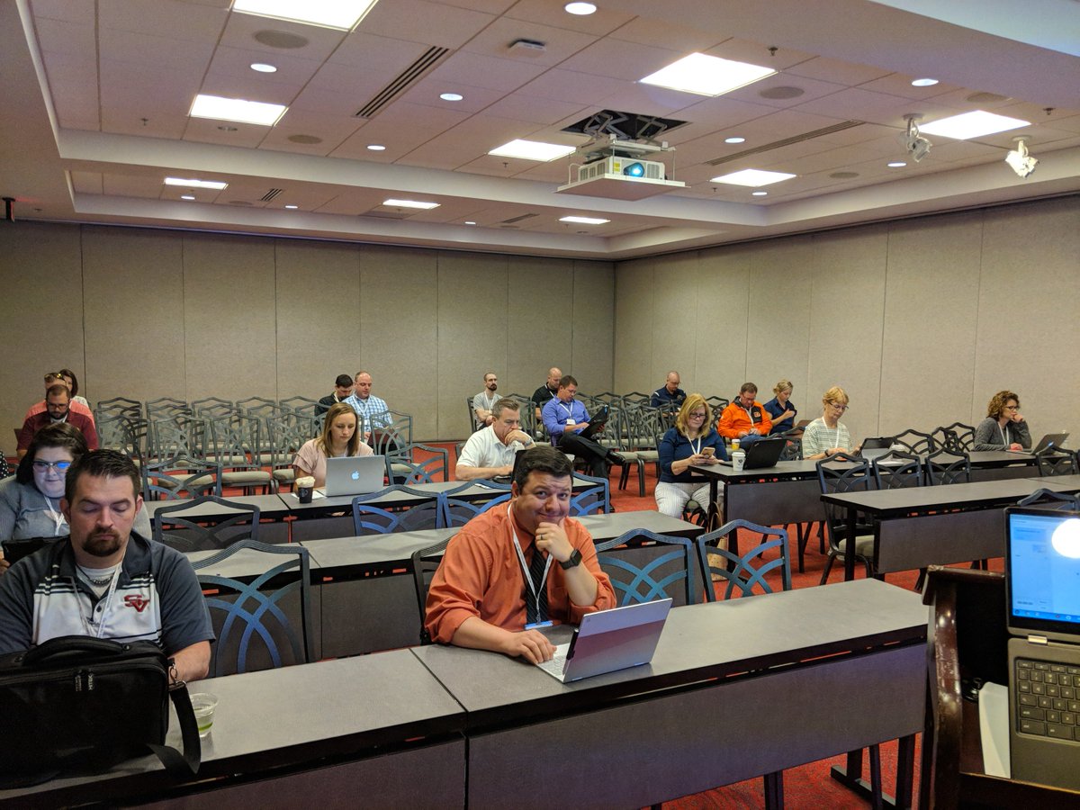 JasonWitschey's tweet photo. About 5 minutes before my presentation at ITIP 2018.  I actually got an audience for student Chromebook repair!  #TeamWitschey https://t.co/h0b3y3KFvS