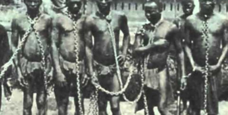 История чернокожих. Работорговля Африки 18 века. Африка 19 века работорговля. Негр на цепи.