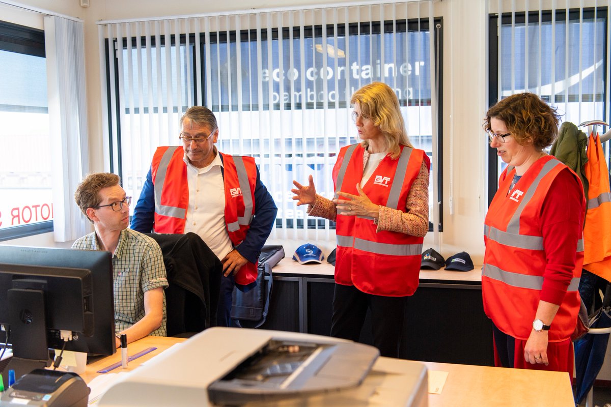 GroupLogistics's tweet photo. Staatssecretaris Mona Keijzer van Economische Zaken en Klimaat bezocht GVT en Railport Brabant https://t.co/IWxsPIM5IB