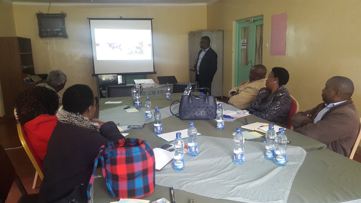UsomiAgro's tweet photo. On Wednesday last week we were able to train medium scale dairy farmers from Nyeri on the importance of genetics &amp; data; we also showcased features for dairy management on our Usomi Lulu tool #agriculture #dairyfarming #agritech #agribusinesstalks 254 @rodgers_kirwa https://t.co/CcXk1zrHiP