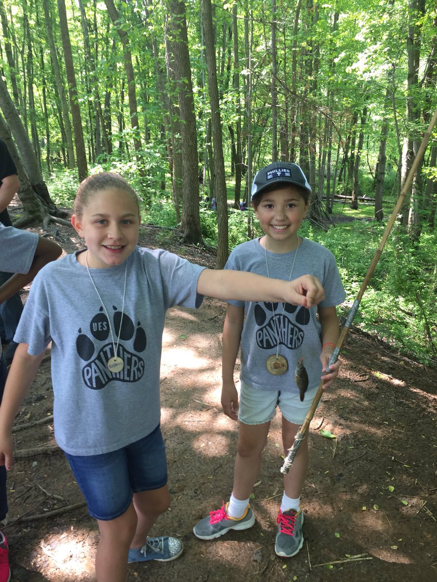 TaylorUESgrade5's tweet photo. Field trip fun at Fernbrook Environmental Farm. https://t.co/0l6S2vPAF1