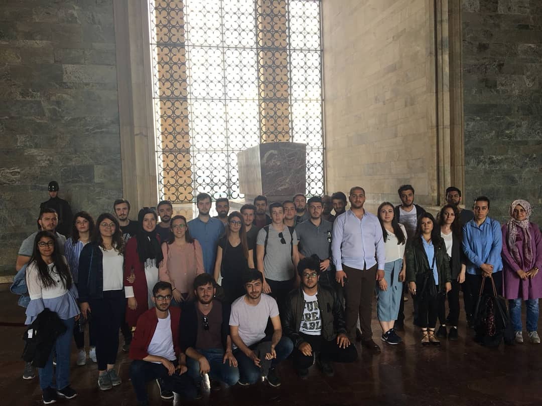 KbuUlm's tweet photo. Ulaştırma Mühendisliği Kulübü olarak; ülkemizin kurucusu olan Başkomutanımız, Başöğretmenimiz, Gazi Mareşal Mustafa Kemal Atatürk' ün kabri olan Anıtkabir' i ziyaret ederek hiçbir zaman bitmeyecek olan milli ve manevi duygularımızı tazeledik. https://t.co/I71v39XHzr