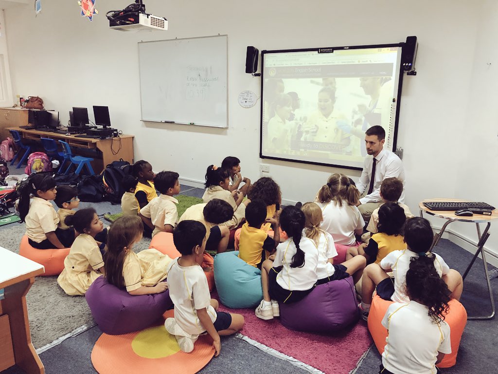 doaz's tweet photo. Y1 n Y2 #coding #club kids got introduced to #html #XrayGoggles to play and mess around with the school homepage #learning #computing #withMrRoe #fun https://t.co/qD3ihaJ2fU