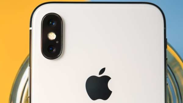 AppleTecno's tweet image. iPhone 8S sarà lanciato in diversi colori, ma riserbo sulla data effettiva - tecnoapple.it/12052/news/iph… - #Apple #IPhone8S - Federica Vitale