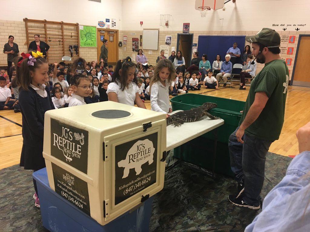 stepholson44's tweet photo. Reptile show #D83Spartans https://t.co/Bf9Uteq4Xo